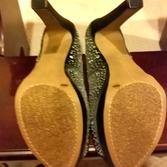 Vince Camuto Heels - Picture 2 of 3